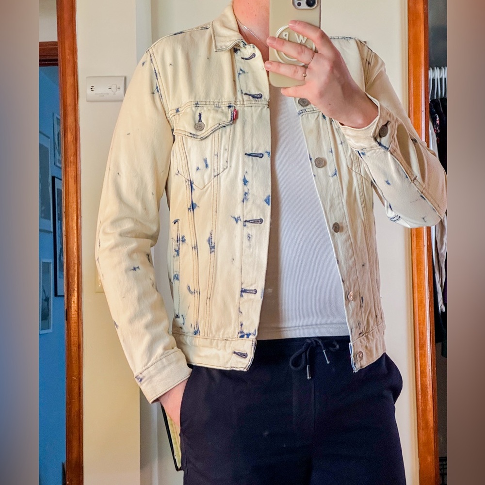 Levi’s Bleached Denim Jacket in Cream and Blue